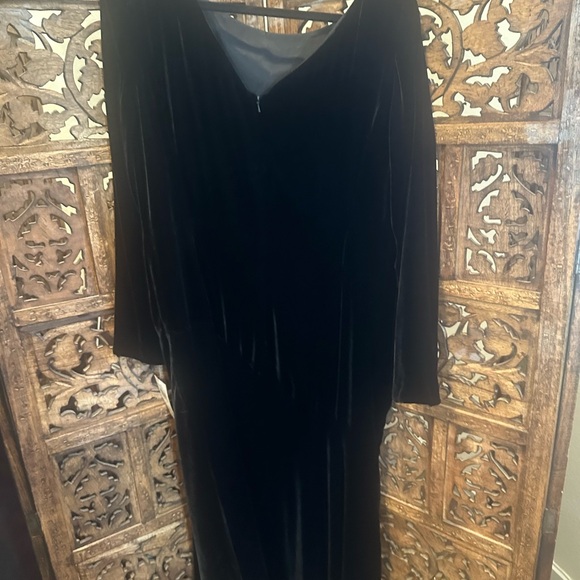 Dana Buchman Black silk & rayon velvet long sleeves midi dress NWT size 16-lined - Picture 2 of 11